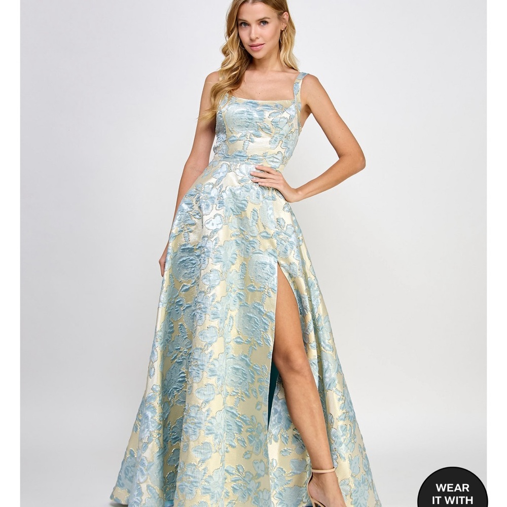 Prom dress brand new